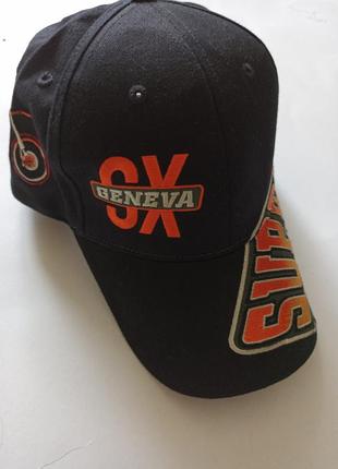 Чоловіча бейзболка