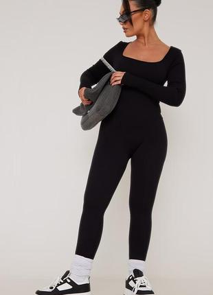 Крутой комбинезон в рубчик prettylittlething