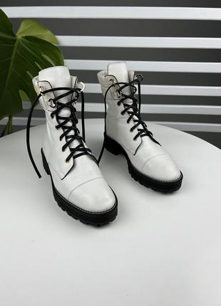 Оригинальные кожаные ботинки stuart weitzman1 фото