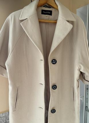 Пальто жіноче в гарному стані тканина не кошлатиться..український виробник