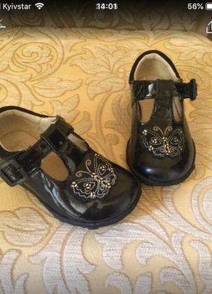 Туфельки від clarks