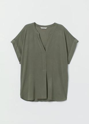 Стильна блузка h&m із жатої віскозної тканини кольору хакі, m/l1 фото
