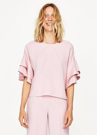 Пудрова блузка zara з воланами на рукавах, s