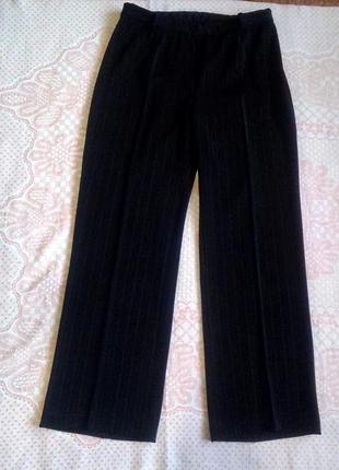 Из плотной красивой льющейся ткани черные брюки l-xl/48-50