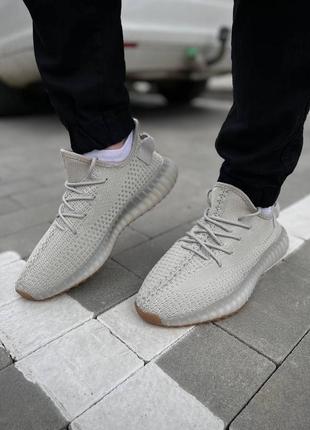 Класичні сірі yeezy, це все що потрібно для підняття настрою🩶