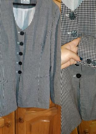Стильний піджак в дрібну клітку фірма ще бети burbary