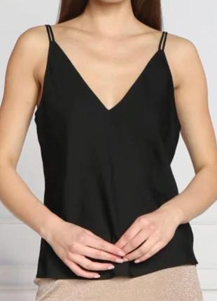 Майка чорна базова v виріз майка топ на бретелях чорна під жакет papaya- l
