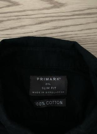 Черная рубашка с белыми пуговицами primark slim fit3 фото