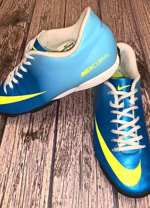 Футбольні сороконіжки nike mercurial для чоловіка. розмір 42,5