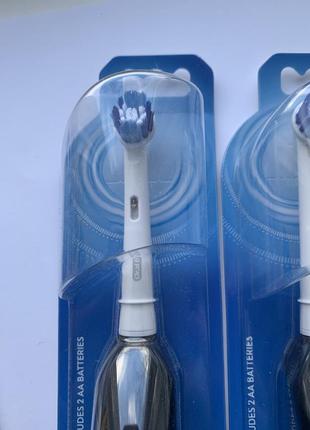 Электрическая зубная щетка oral-b revolution, оригинал из сша. насадку можно сменить!3 фото