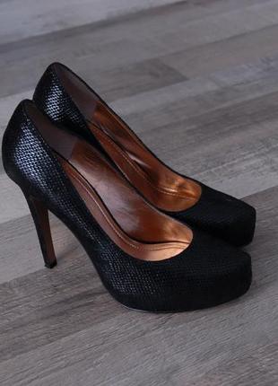 Туфли на каблуке