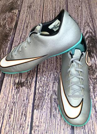 Футбольні футзалки nike mercurial для чоловіка. розмір 42,5