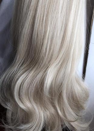 Искусственный парик с челкой чёлкой длинные густые волнистые волосы светлый блонд блондин женский7 фото