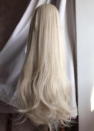 Искусственный парик с челкой чёлкой длинные густые волнистые волосы светлый блонд блондин женский3 фото