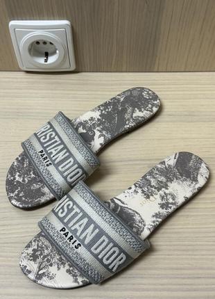 Шльопанці dior. розмір: 36. стан ідеальний