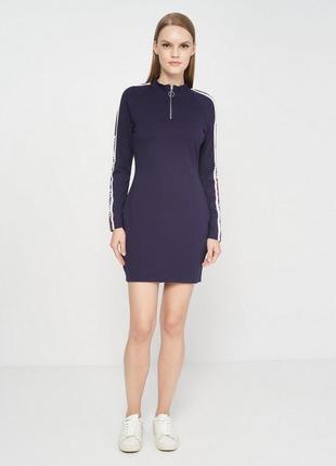 Спортивное платье h&m. на рукавах надпись ''original''