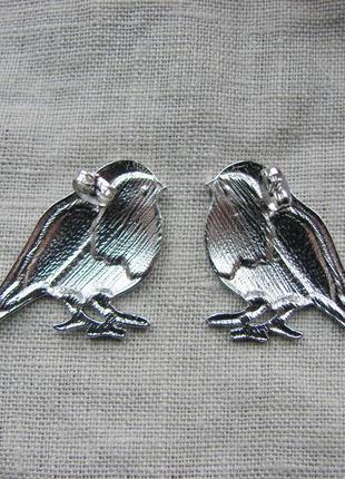 Необычные серьги гвоздики с птицами серебристые сережки с птицей этно стиль3 фото