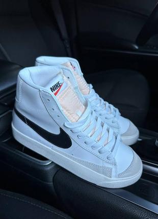Nike blazer mid 77 vintage white black