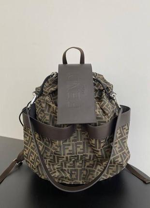 Продам жіночий рюкзак "fendi"