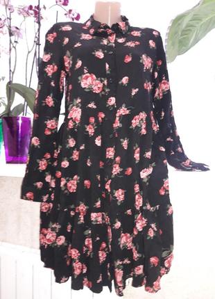 Трендовое платье на пуговицах в цветочный принт1 фото
