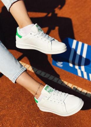 Красивые и легкие кроссовки adidas stan smith