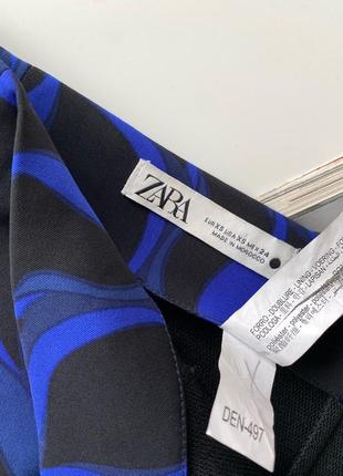 Zara мини юбка в принт юбка синяя с черным4 фото