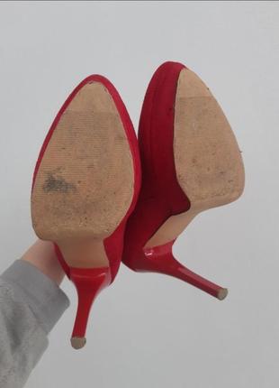 Замшевые красные ботильоны ботиночки демисезонные высокие каблуки3 фото