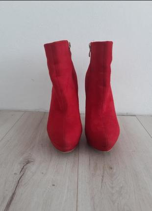 Замшевые красные ботильоны ботиночки демисезонные высокие каблуки6 фото