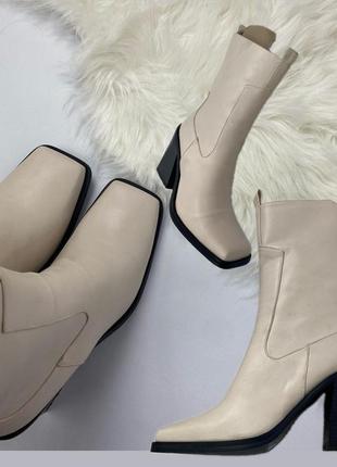 Нові жіночі бежеві черевики ботильони ботильйони весняні чобітки сапожки з квадратним мисом з квадратним носом на підборах
