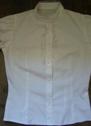 Продам белоснежную нарядную блузку на 9-11 лет в отличном состоянии