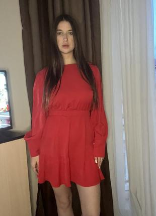 Платье весеннее красного цвета1 фото