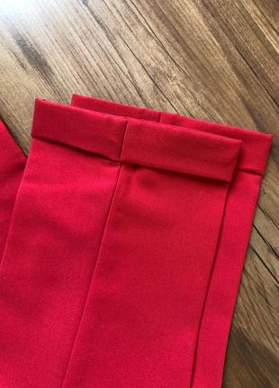 Роскошные красные алые брюки с отворотами4 фото