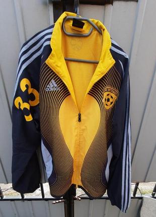 Мужская спортивная курточка adidas.