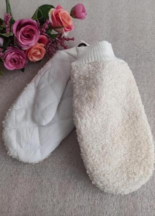 Нові зимові, теплі рукавички тедді, молочно-білі3 фото