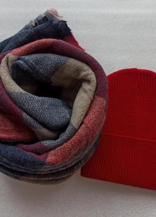 Новий гарний набір: осіння шапка біні та великий шарф