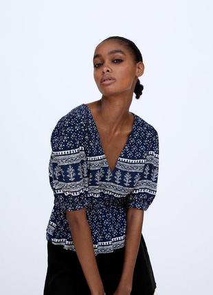 Блуза принт с льном zara