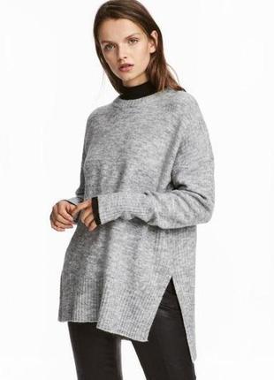 Пушистый шерстяной оверсайз свитер с высокими разрезами10 фото