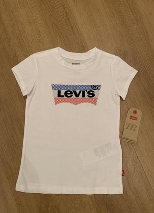 Нова футболка levi's 4-5 років