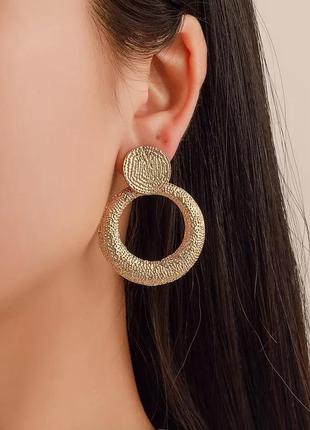 Нові модні вінтажні сережки, золотисті