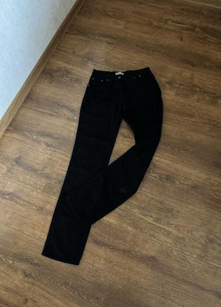 Стильные  итальянские брендовые джинсы чёрные размер 28
