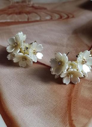Ніжні і витончені сережки квіточки