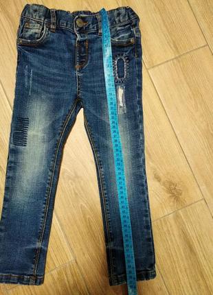 Крутые джинсы узкачи с потертостями4 фото