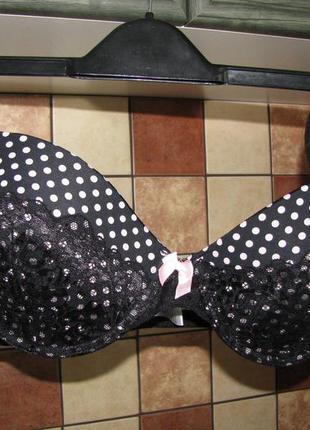 Бюстгальтер на поролоне