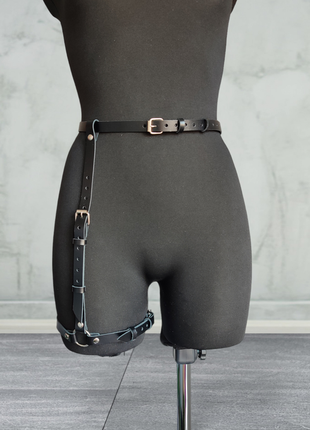 Гартер на одну ногу из натуральной кожи