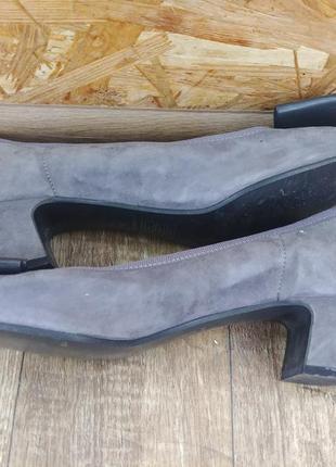 Замшевые туфли серого цвета, 39 р2 фото