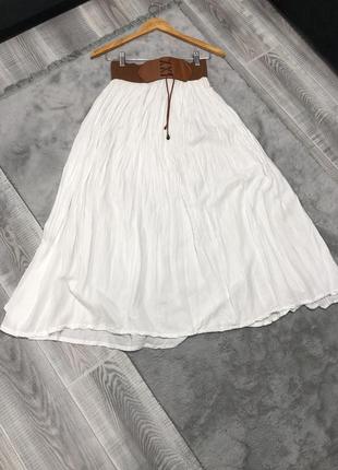 Белая итальянская юбка с поясом италия5 фото