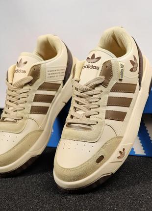 Мужские замшевые, бежевые, стильные кроссовки adidas beige. от 40 до 44 гг. 6531 кк демисезонные5 фото