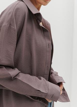 Жіноча сорочка oversize графітова з жатою текстурою3 фото