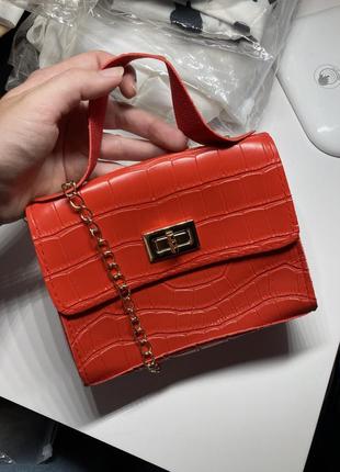 Красная мини сумочка с цепью под крокодила2 фото