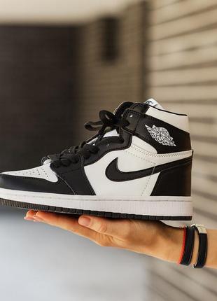 Кросівки nike air jordan 1 retro high black/white кроссовки2 фото